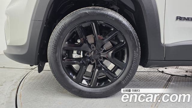 Jeep Renegade 2022 — фото 5 из 20