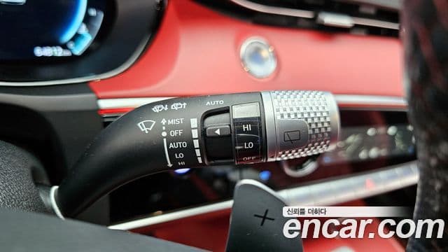 Genesis GV70 2021 — ფოტო 17/20