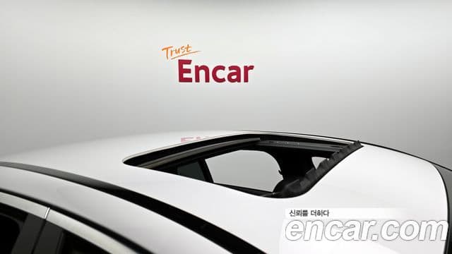 Mercedes-Benz E-Class 2022 — ფოტო 19/20