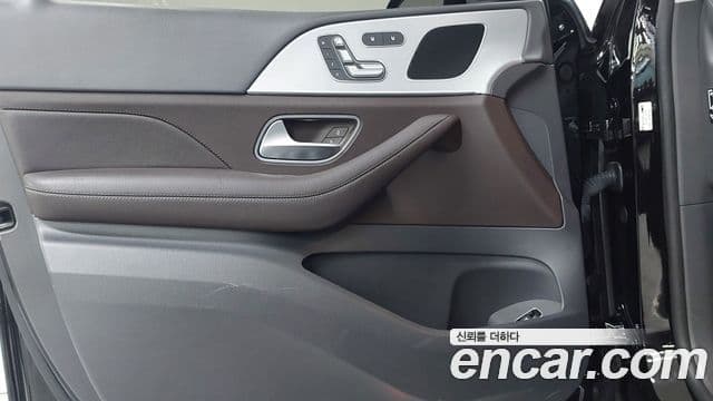 Mercedes-Benz GLE-Class 2020 — ფოტო 15/17