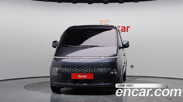 Hyundai Staria 2023 — Şəkil 3/20