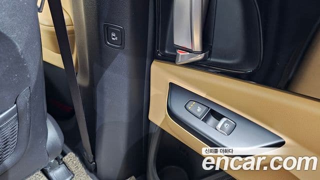 Kia Carnival 2022 — Şəkil 19/20