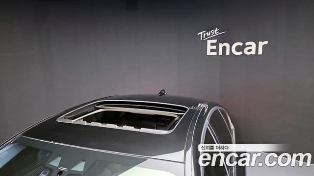 BMW 5 Series 2018 — Şəkil 19/20