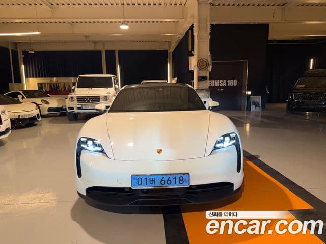 Porsche Taycan 2023 — Photo 15/18