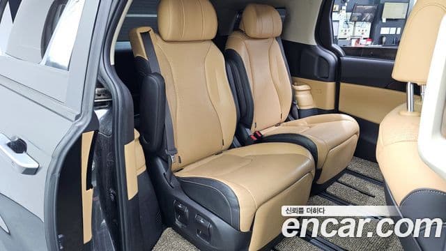 Kia Carnival 2021 — Фото 12/20