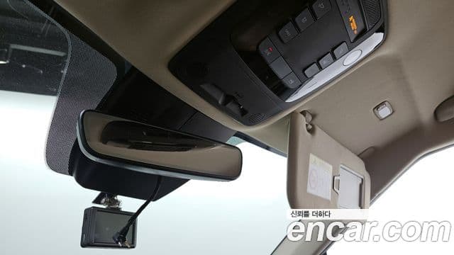Kia Carnival 2021 — Фото 17/20