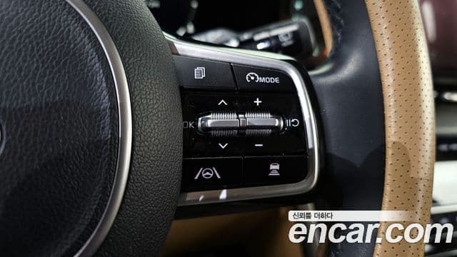 Kia Carnival 2021 — Фото 18/20
