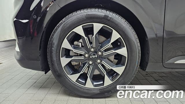 Kia Carnival 2022 — фото 4 из 20