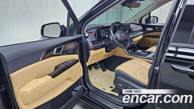 Kia Carnival 2022 — ფოტო 8/20