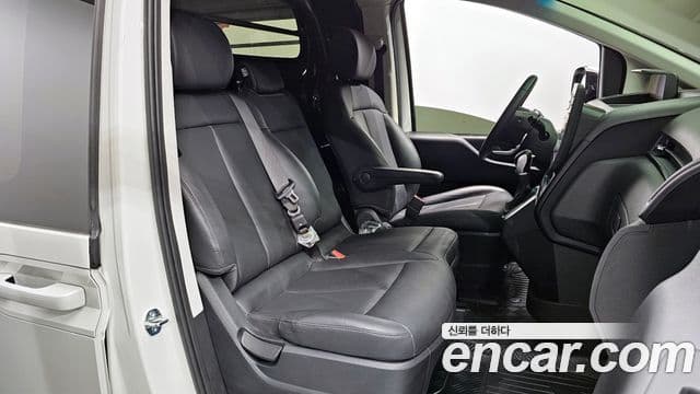 Hyundai Staria 2025 — Şəkil 10/20
