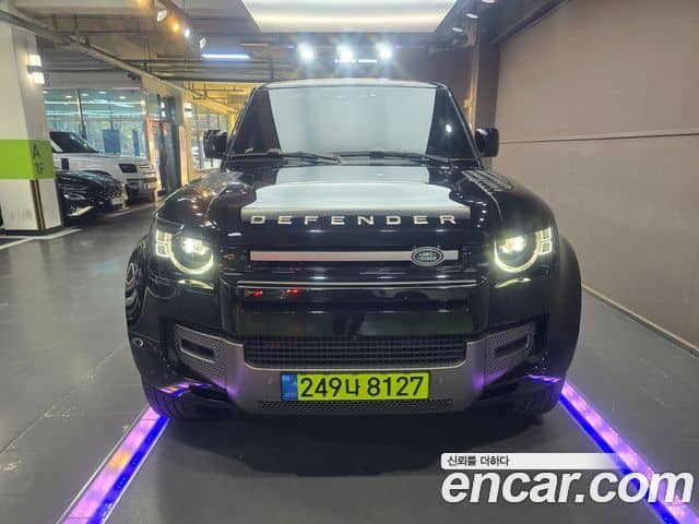 Land Rover Defender, 2025