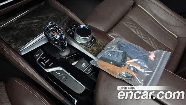 BMW 5 Series 2018 — фото 9 из 20