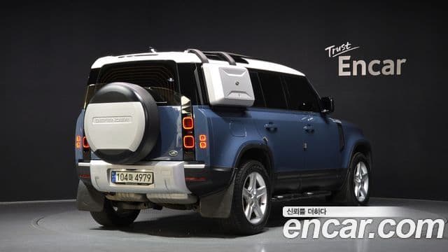 Land Rover Defender 2021 — фото 2 из 20