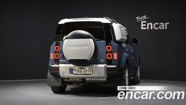 Land Rover Defender 2021 — фото 4 из 20