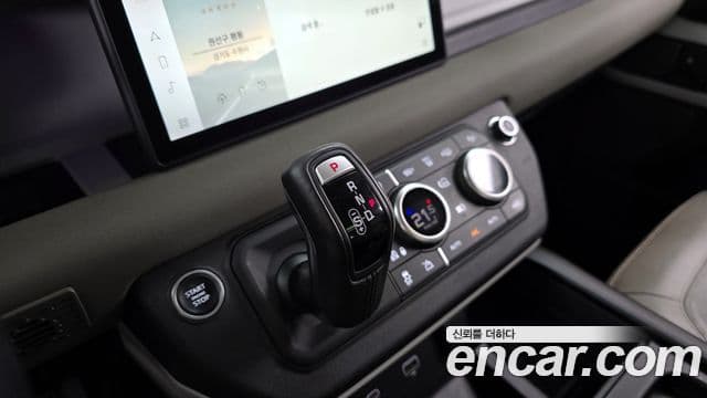 Land Rover Defender 2021 — фото 9 из 20