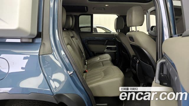 Land Rover Defender 2021 — фото 12 из 20