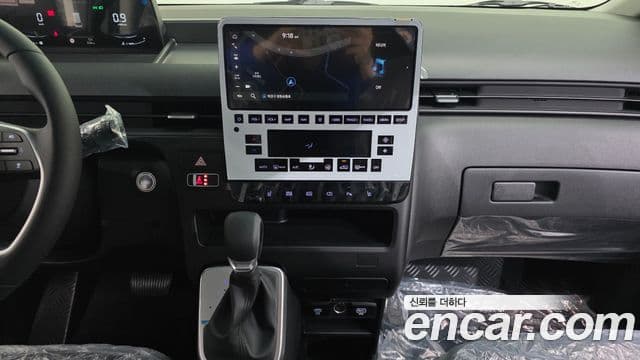 Hyundai Staria 2025 — Şəkil 14/20