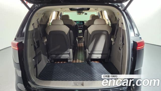 Kia Carnival 2021 — фото 20 из 20