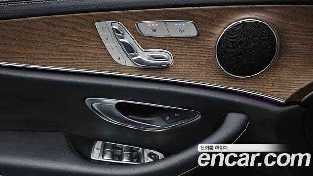 Mercedes-Benz E-Class 2022 — ფოტო 12/20