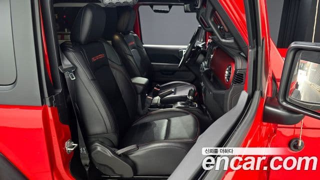 Jeep Wrangler 2019 — Фото 10/20