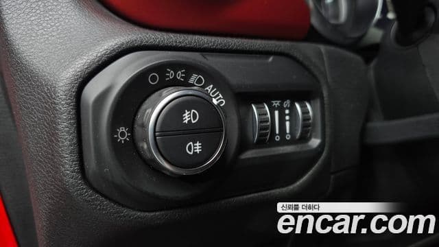 Jeep Wrangler 2019 — Фото 14/20