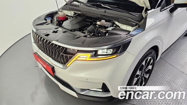 Kia Carnival 2021 — фото 6 из 20