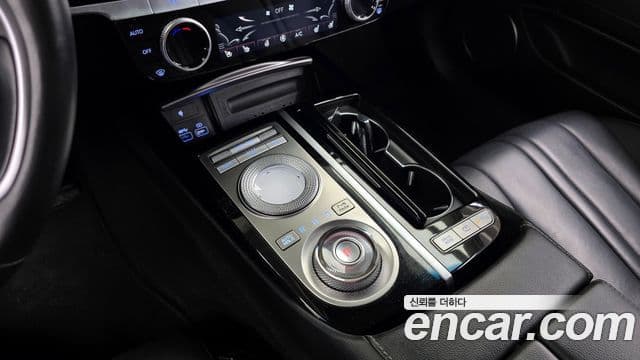Genesis Electrified G80 2022 — фото 9 из 20