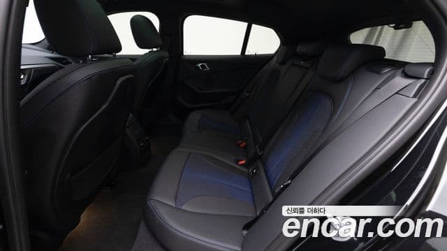BMW 1 Series 2023 — фото 10 из 20