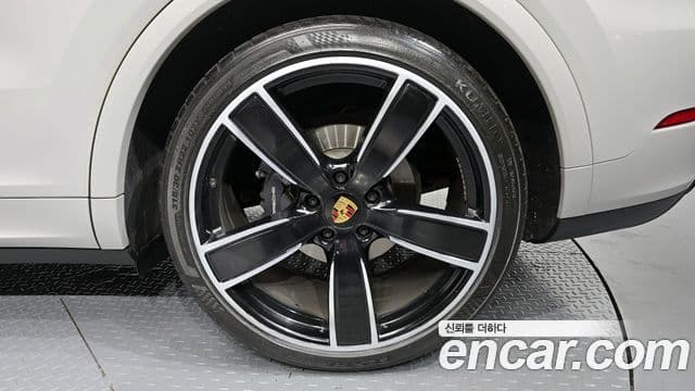 Porsche Cayenne 2021 — фото 5 из 20