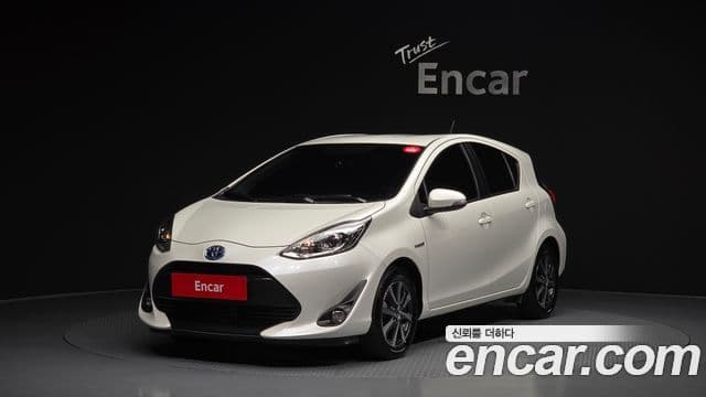 Toyota Prius C 2019 — Şəkil 17/20