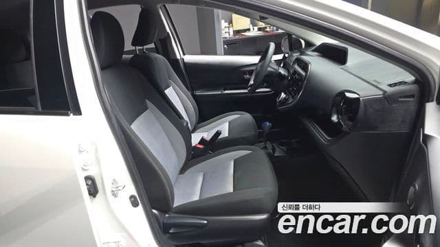 Toyota Prius C 2019 — Şəkil 20/20