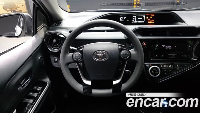 Toyota Prius C 2019 — Şəkil 6/20