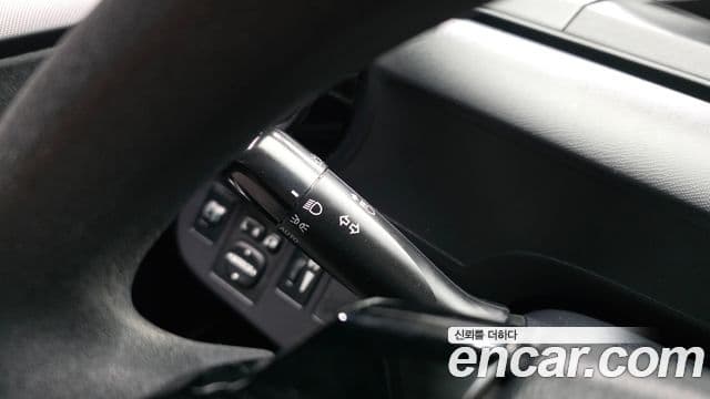 Toyota Prius C 2019 — Şəkil 18/20
