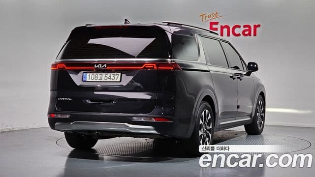 Kia Carnival 2021 — фото 1 из 20