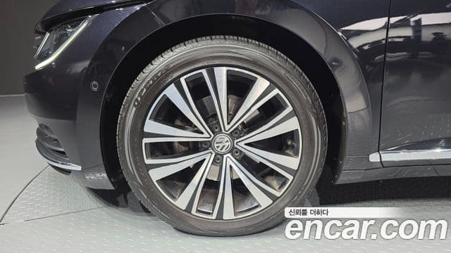 Volkswagen Arteon 2019 — ფოტო 5/20