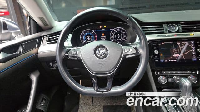 Volkswagen Arteon 2019 — ფოტო 13/20