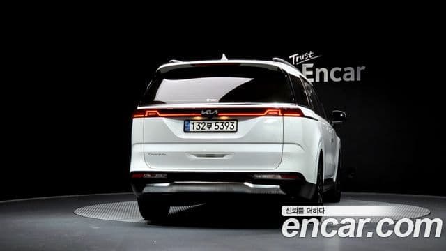 Kia Carnival 2023 — фото 4 из 20