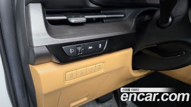 Kia Carnival 2023 — Şəkil 17/20