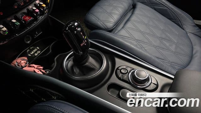 Mini Cooper S Clubman 2022 — фото 9 из 20