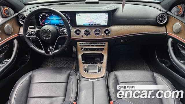 Mercedes-Benz E-Class 2020 — ფოტო 7/20