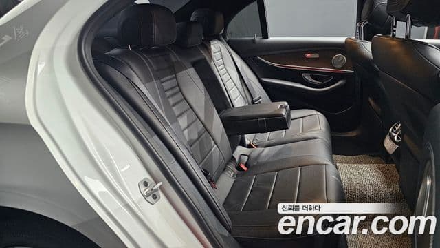 Mercedes-Benz E-Class 2020 — ფოტო 12/20