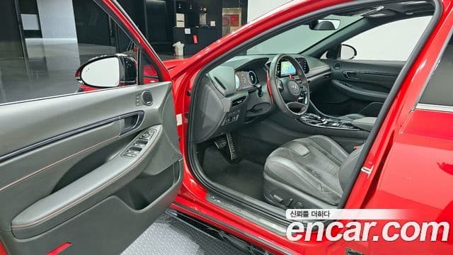 Hyundai Sonata 2021 — ფოტო 11/20