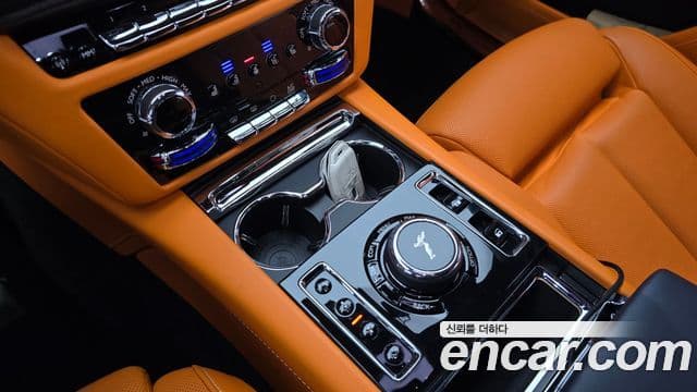 Rolls-Royce Ghost 2021 — фото 18 из 20