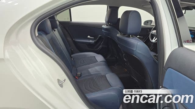 Mercedes-Benz A-Class 2020 — фото 12 из 20
