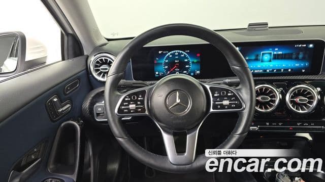 Mercedes-Benz A-Class 2020 — фото 13 из 20