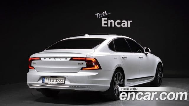 Volvo S90 2022 — Photo 18/20
