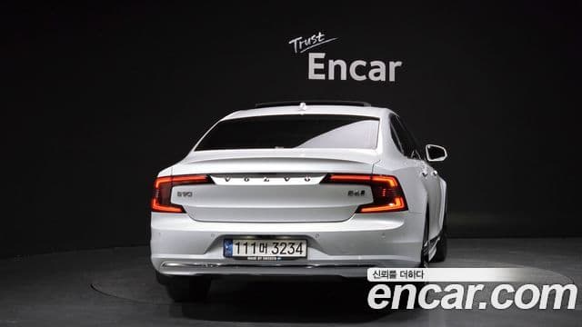 Volvo S90 2022 — Photo 2/20