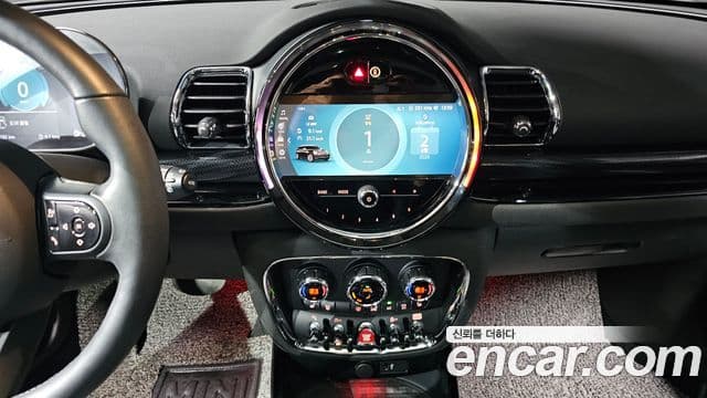 Mini Cooper Clubman 2023 — Photo 8/20