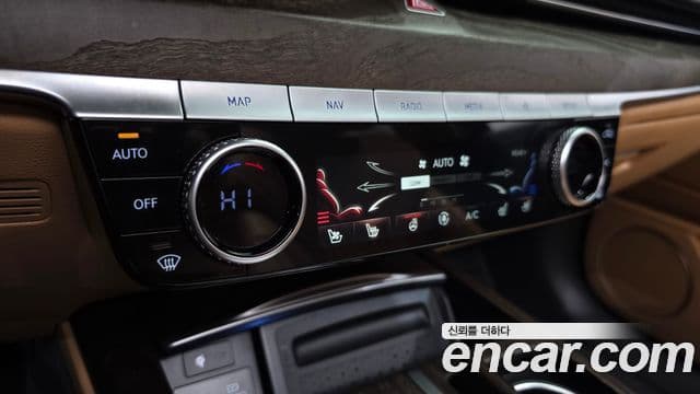 Genesis Electrified G80 2021 — ფოტო 16/20