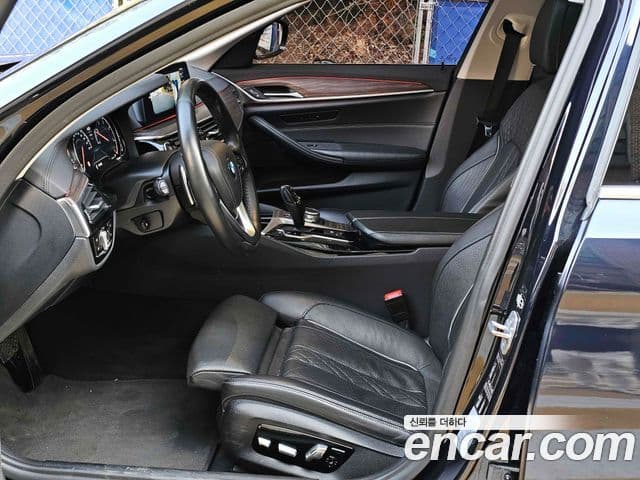 BMW 5 Series 2018 — ფოტო 5/20